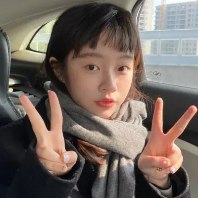 帐棚顶上的马戏团艺人